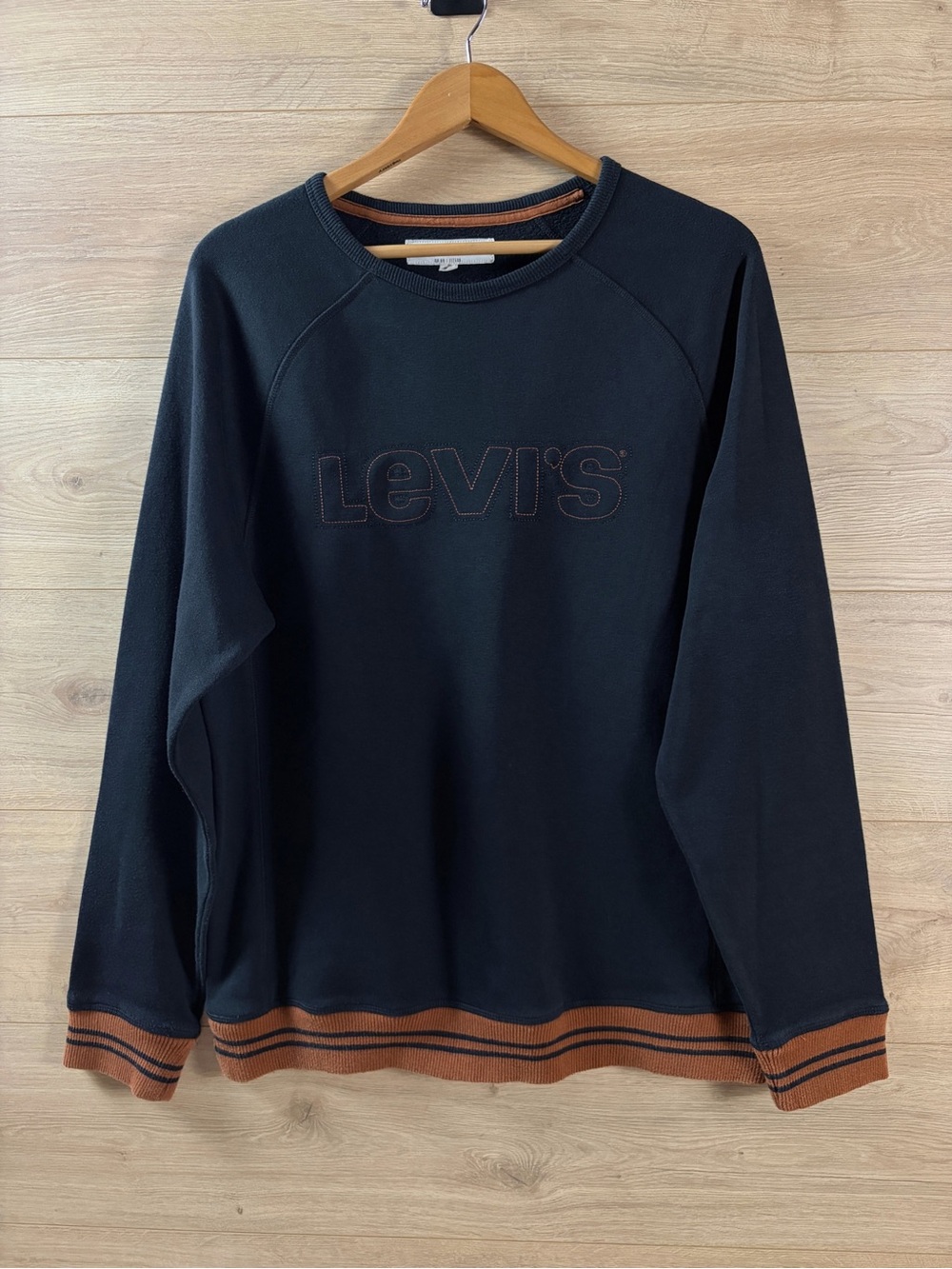 Levi’s Sweatshirt Mens L Black Raglan Crewneck Pullover Stitched Logo